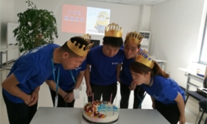 浓情家文化，恩典暖人心&mdash;&mdash;中岳店进行第三季度员工生日会